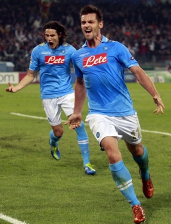 首阔步的身 首阔步的身