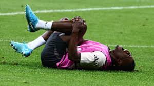 首阔步的身 首阔步的身